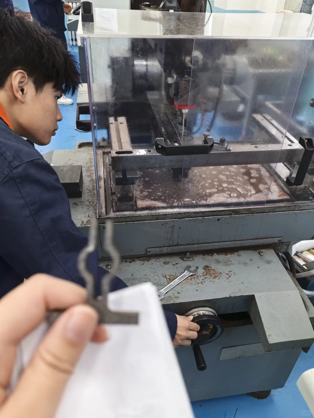 大二机械金工实习—手搓小车