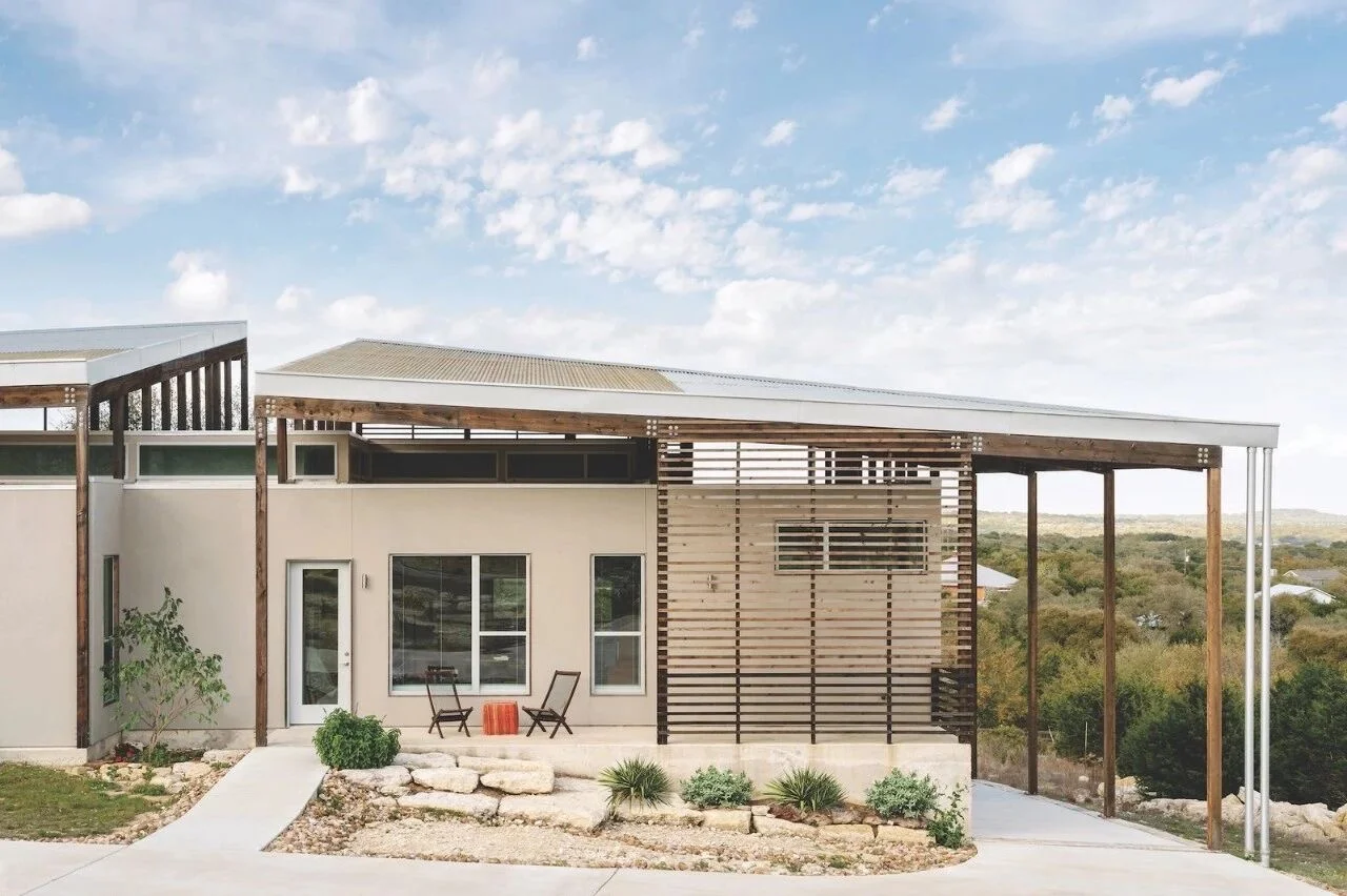 建筑师为退休父母打造坡地景观节能养老房