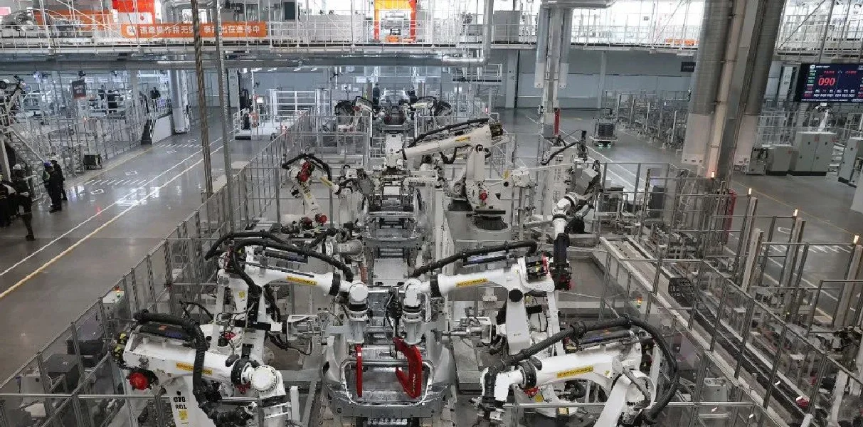小米机器人汽车工厂