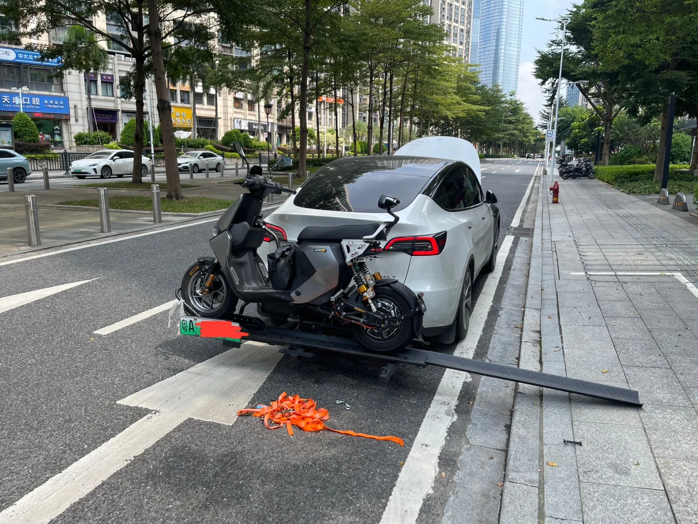 特斯拉model y背车架 背电动/摩托