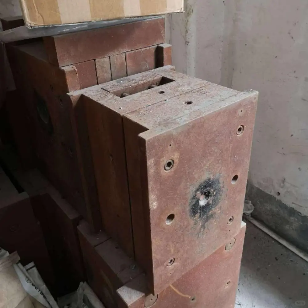 深圳大浪废模具回收塑胶模具回收报废模具