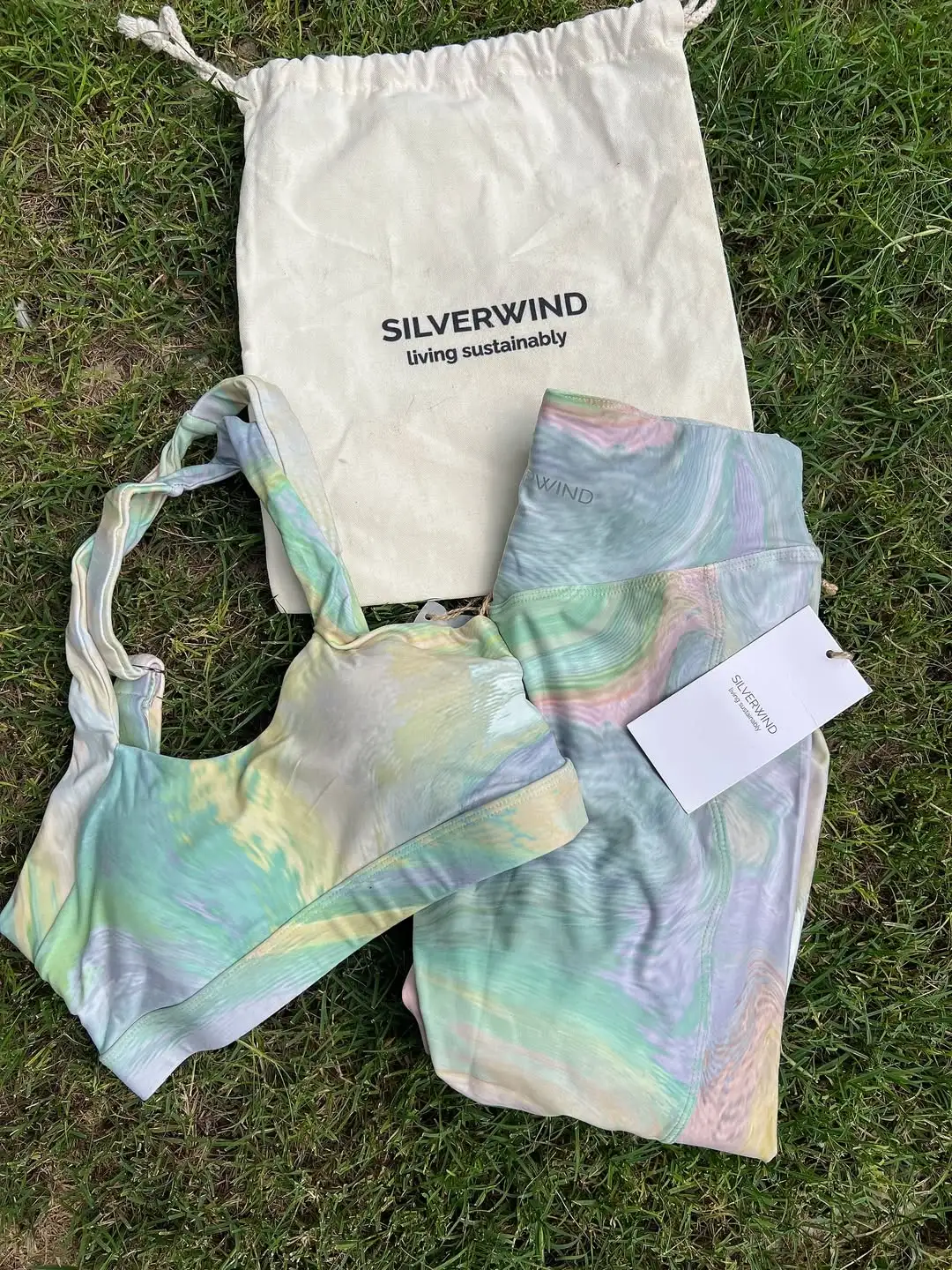 户外穿这款扎染瑜伽服，自然美学绝了?