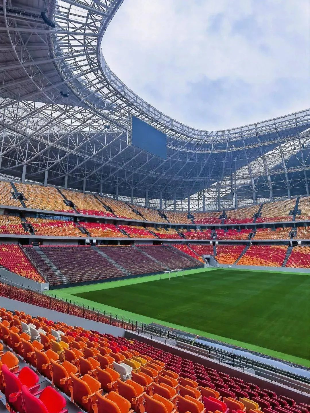 每日球场 | 136 龙兴足球场