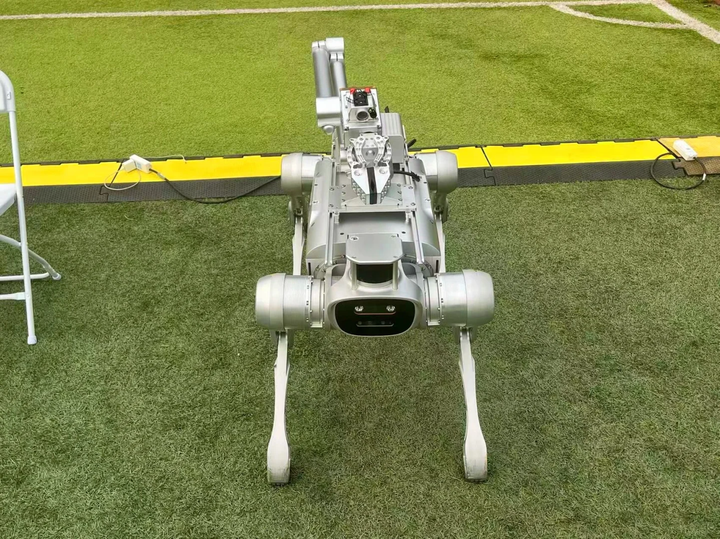 南京机器人机器狗空降河海