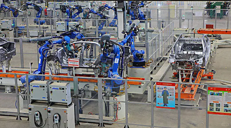 级进模冲压自动化生产线由什么设备组成？