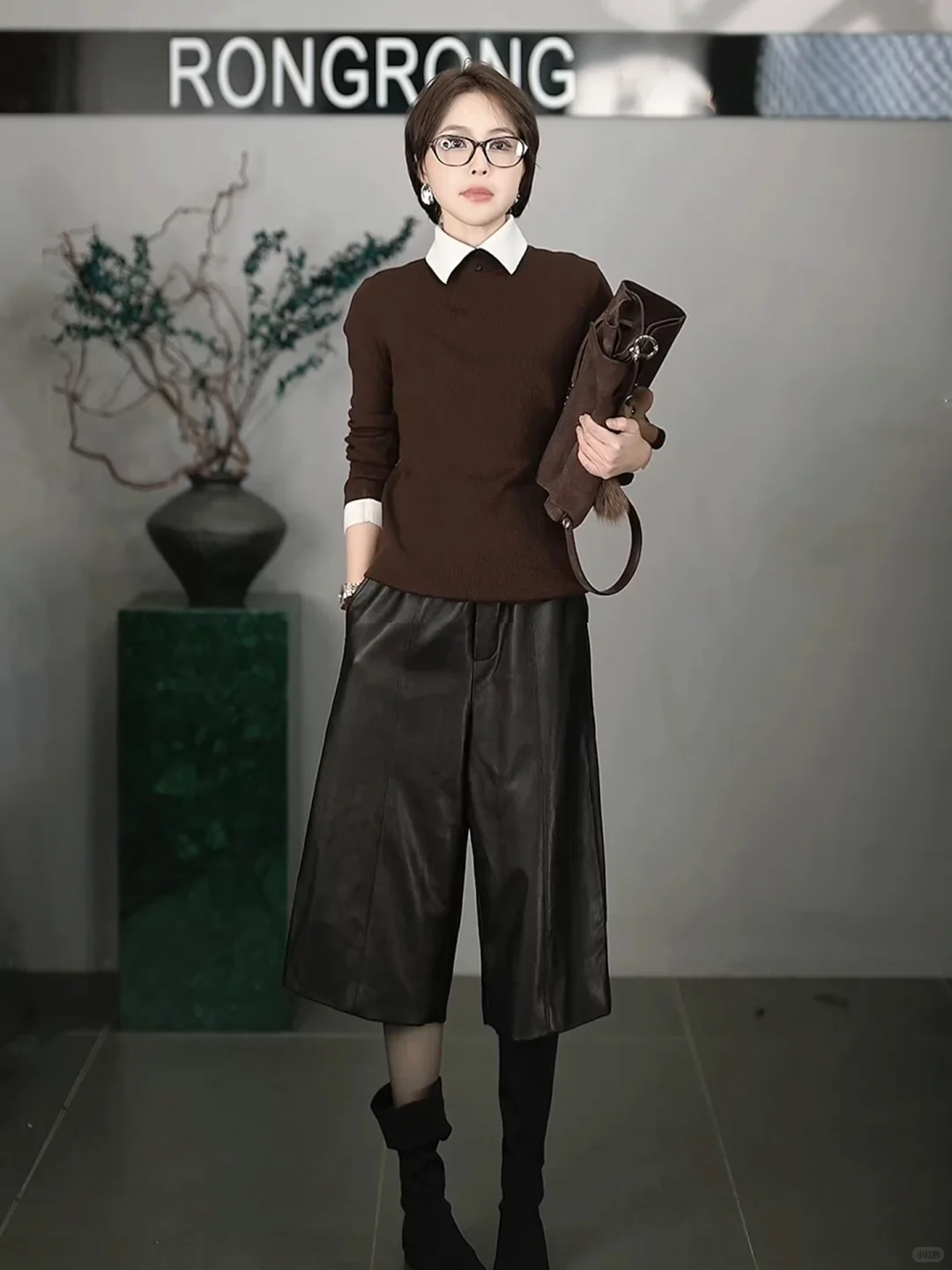 RONGRONG｜分割修腿皮革短裤?