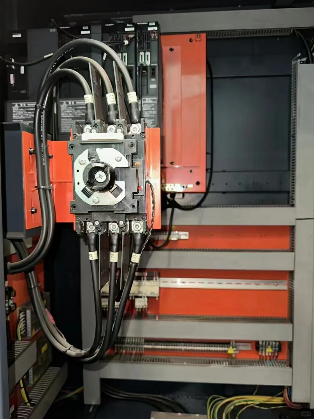 台湾协鸿2060数控铣