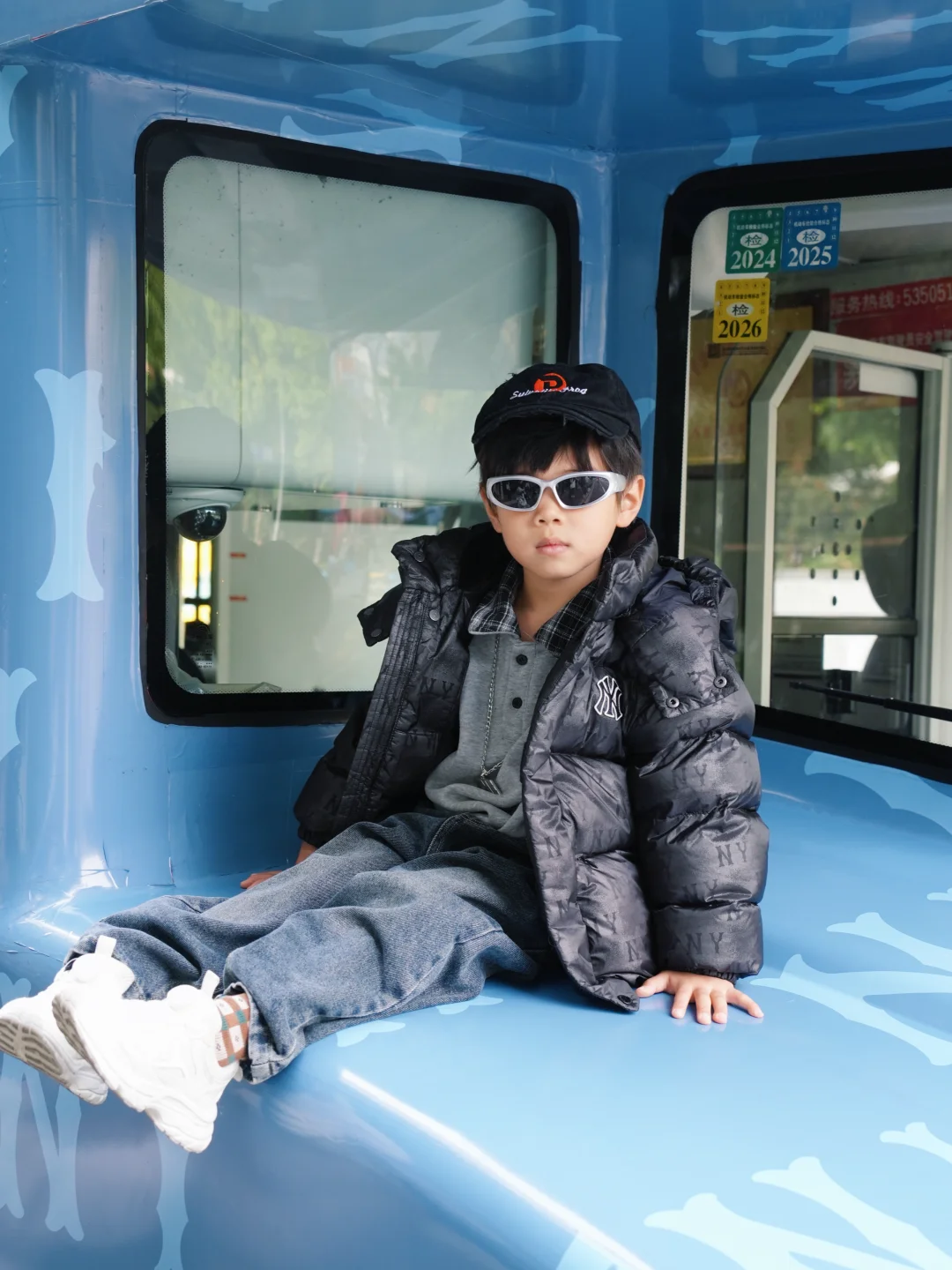 集合❗️上海街头惊现MLBKIDS老花痛车巴士?