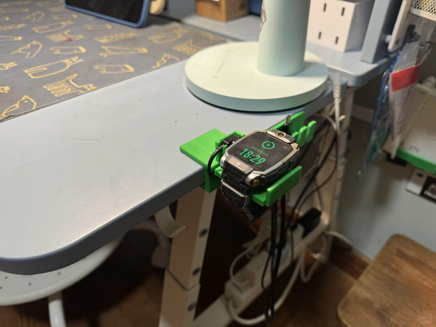 小天才手表充电底座