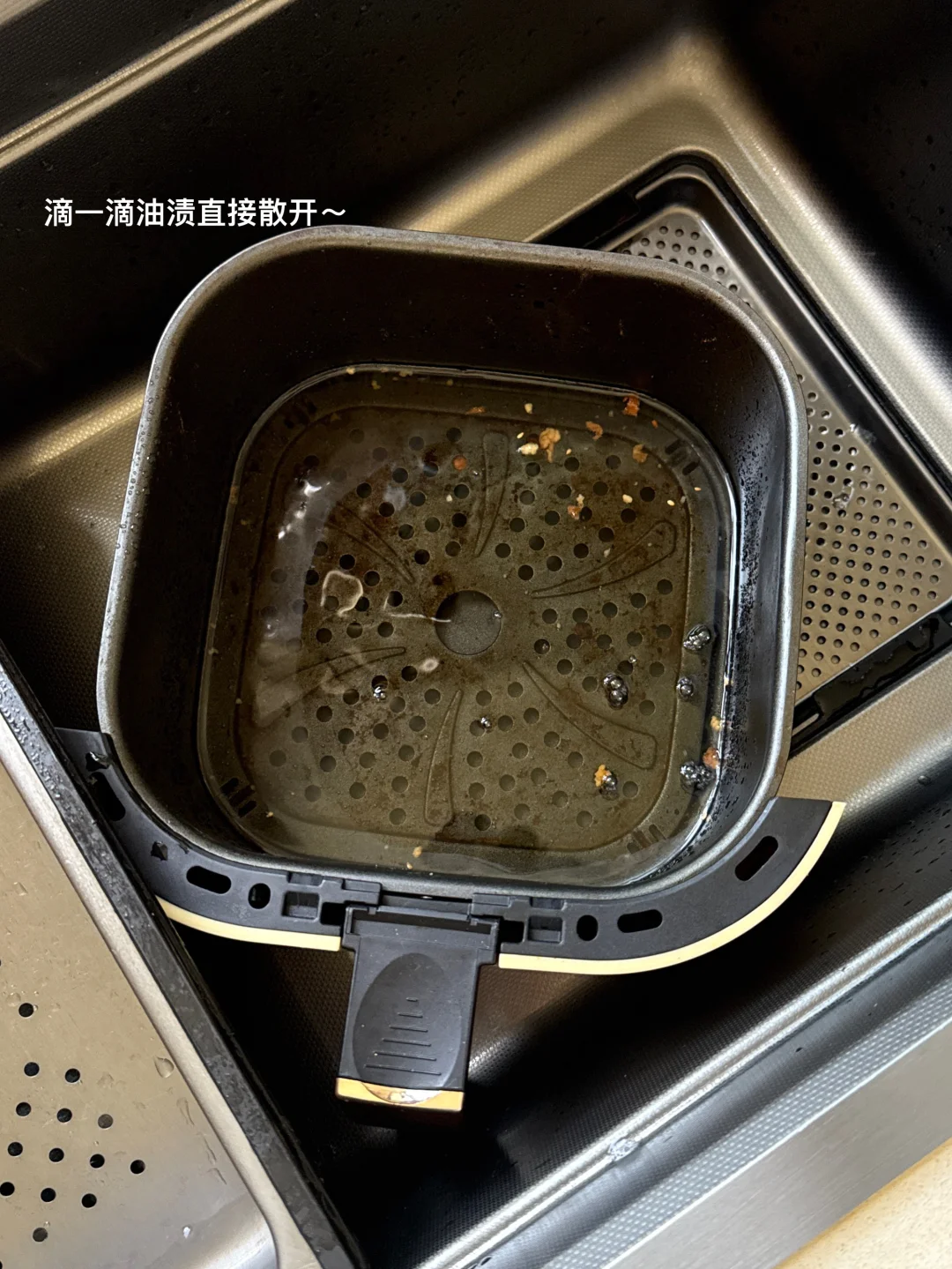 厨房里常用的几件：收纳/清洁/顺手工具。