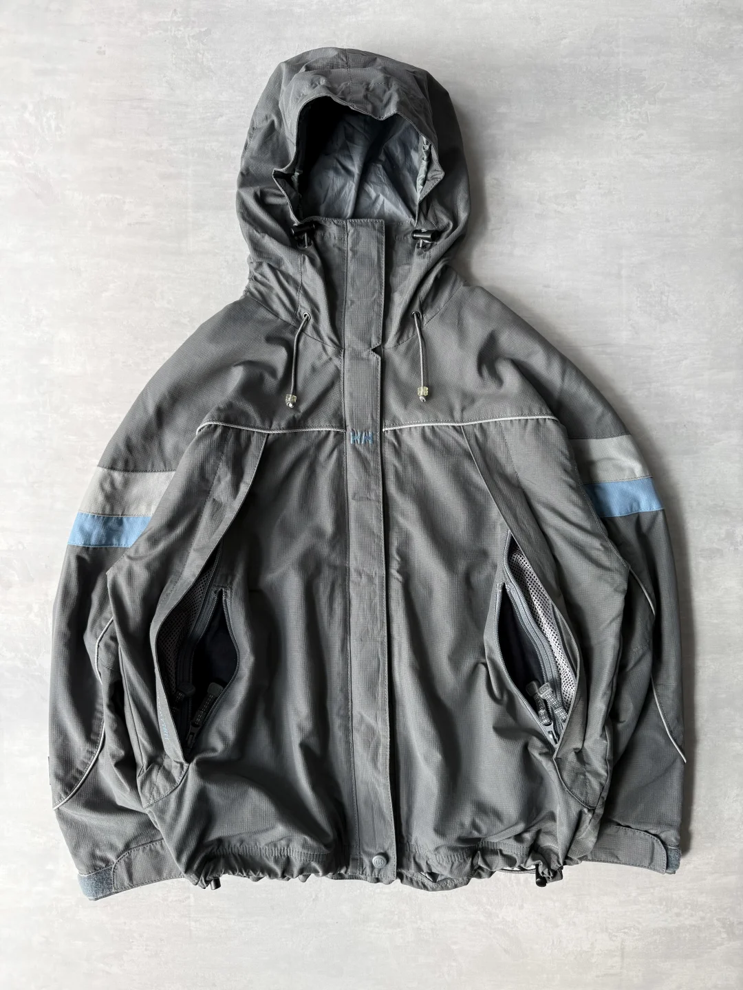 Available❄️00‘s HELLY HANSEN 户外夹克