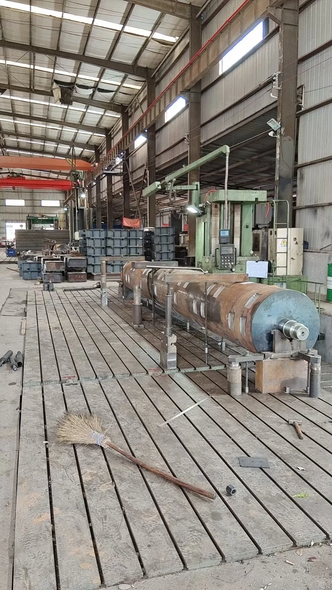 出两台龙门铣床2x6米一台，2x4米一台，两台