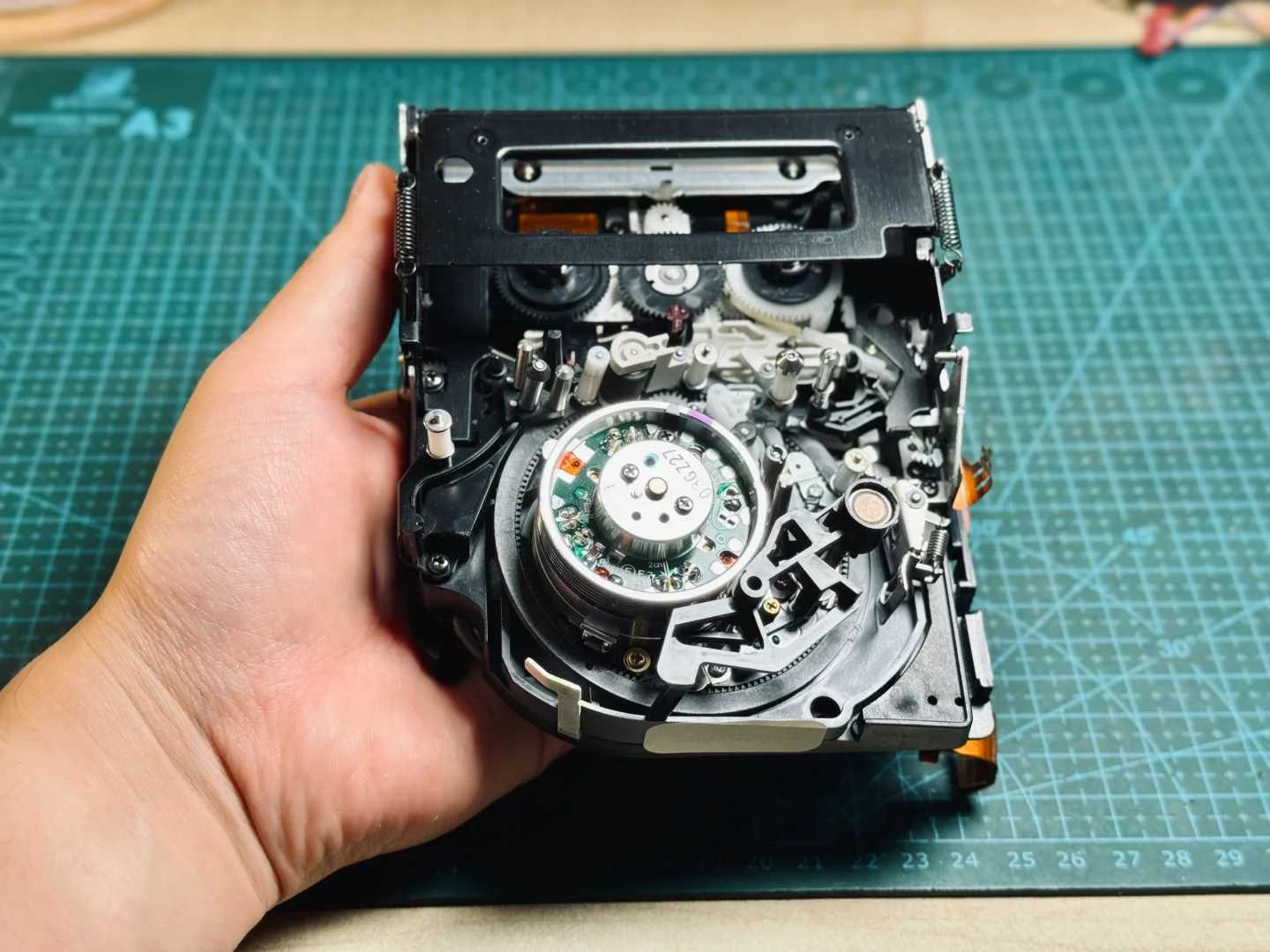 小日子三十多年前产的机电一体化典范！