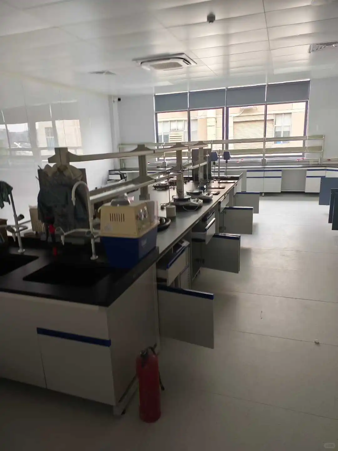 实验室设备的安装调试与技术支持 ?️