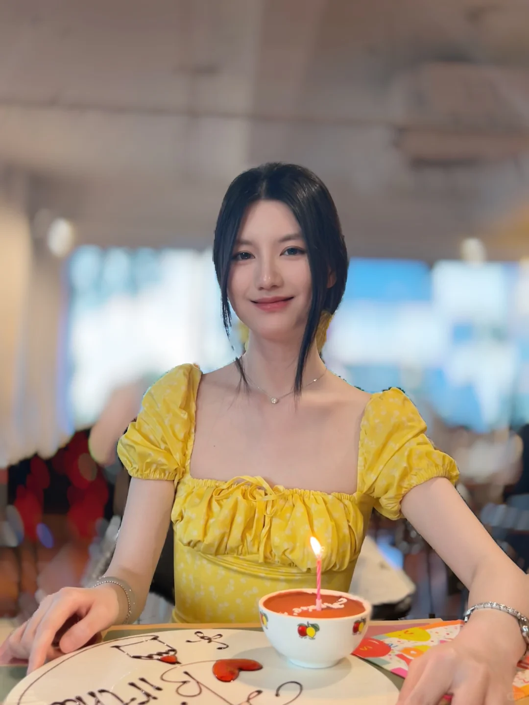 左划助力该机械女变美