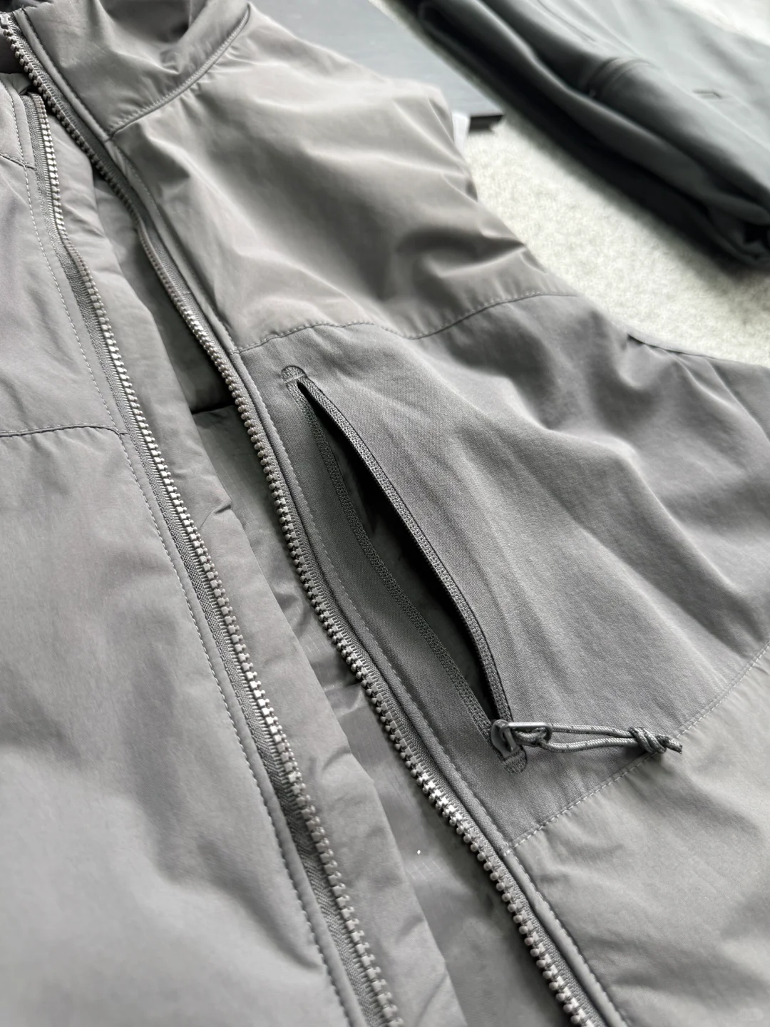 户外人本命马甲！冬天当中间层叠穿也完全不