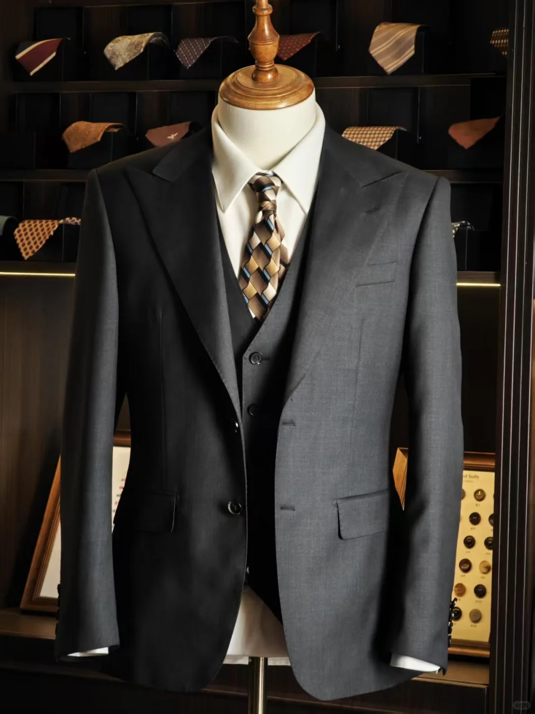 给备婚需要定西装的男士们一下小总结