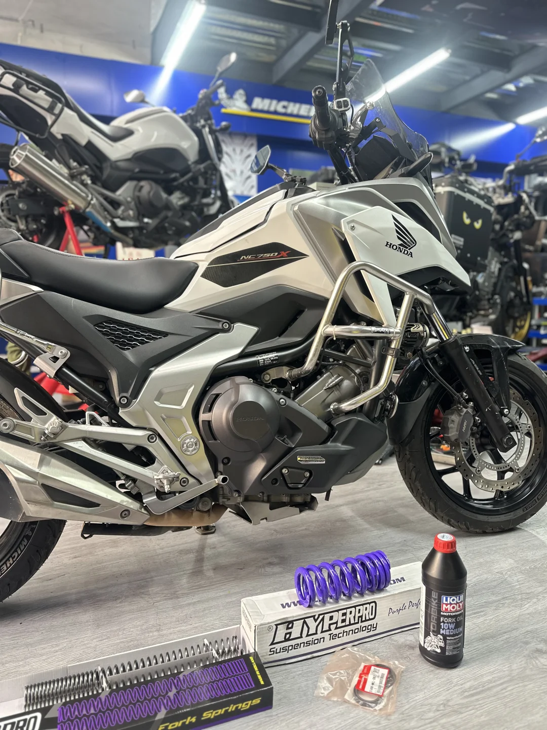 今天给NC750X 升级海魄避震弹簧