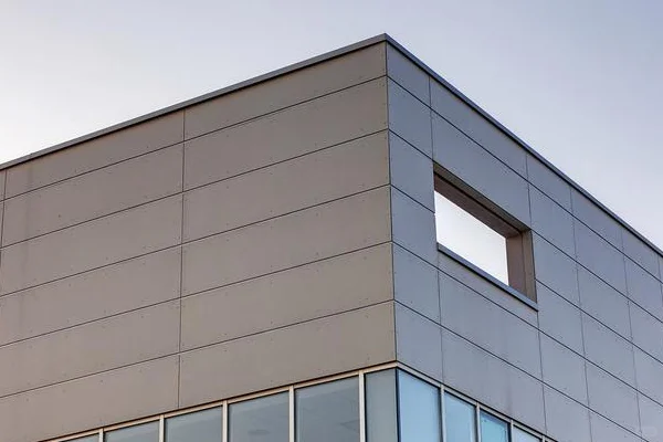 铝蜂窝板优势显著,广泛用于高层建筑外墙装饰,你了解多少?