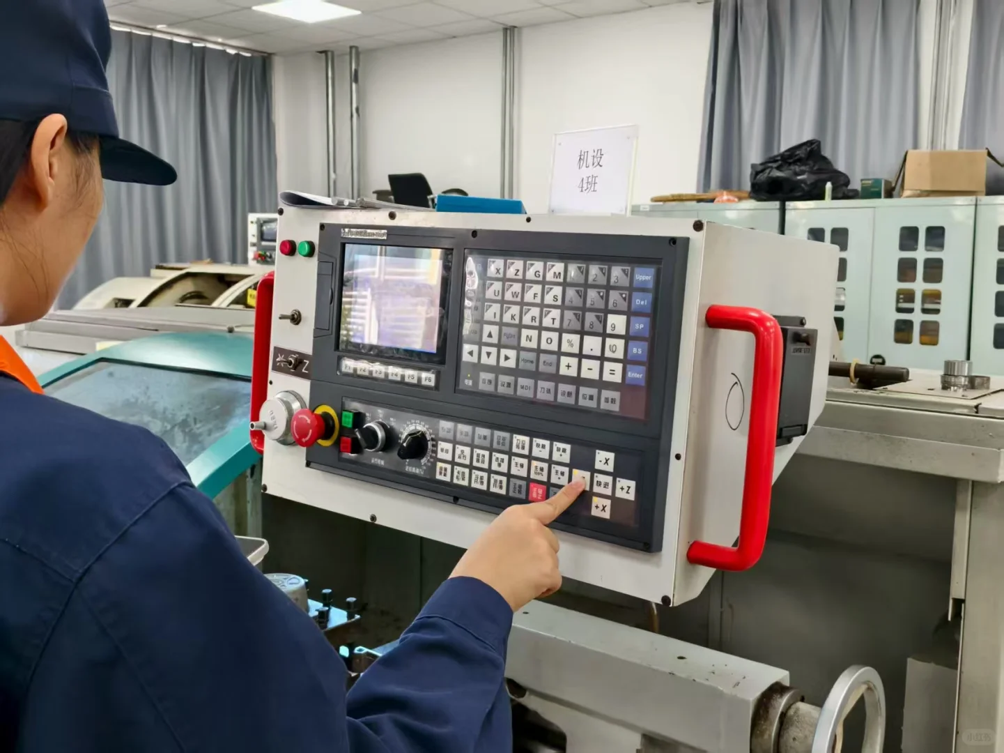 大二机械金工实习—手搓小车