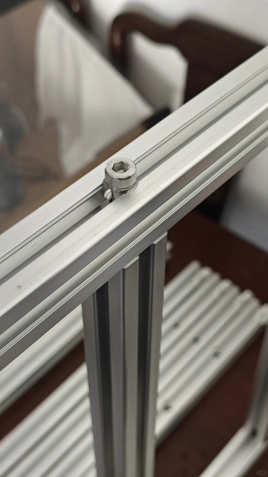 专门设计的标准化铝型材机床柜完成了