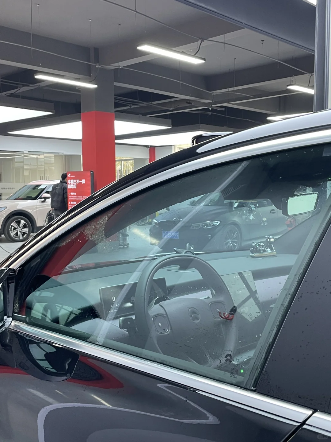 哇塞好看?可以变色的汽车玻璃隔热膜