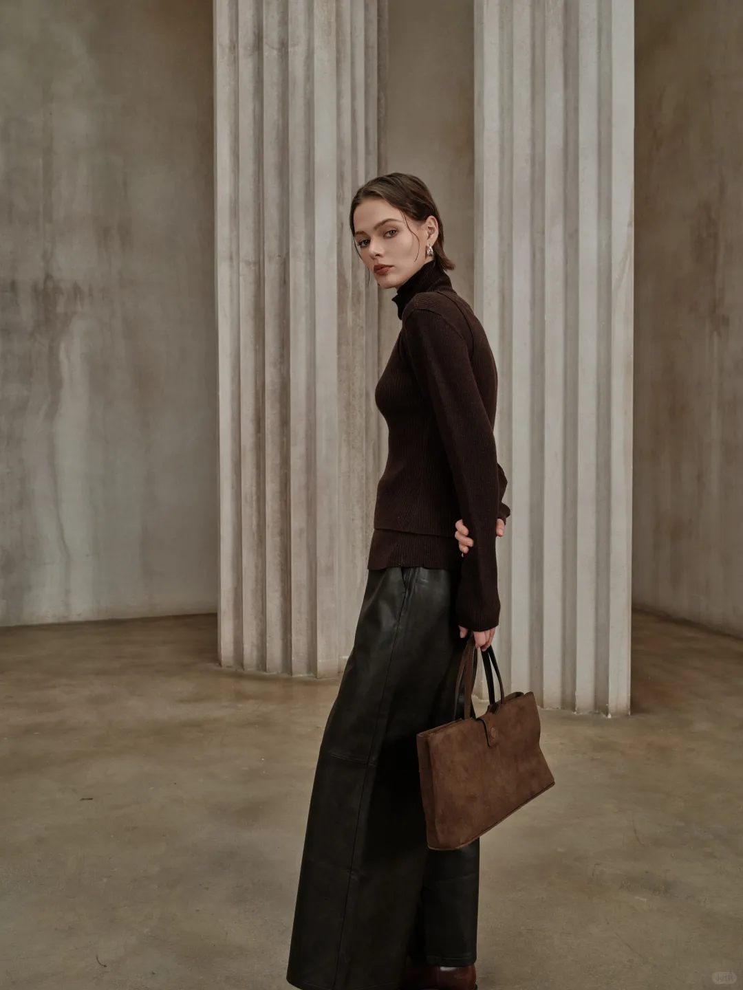 MATKASI | 黑色拼接皮裤，重塑摩登轮廓