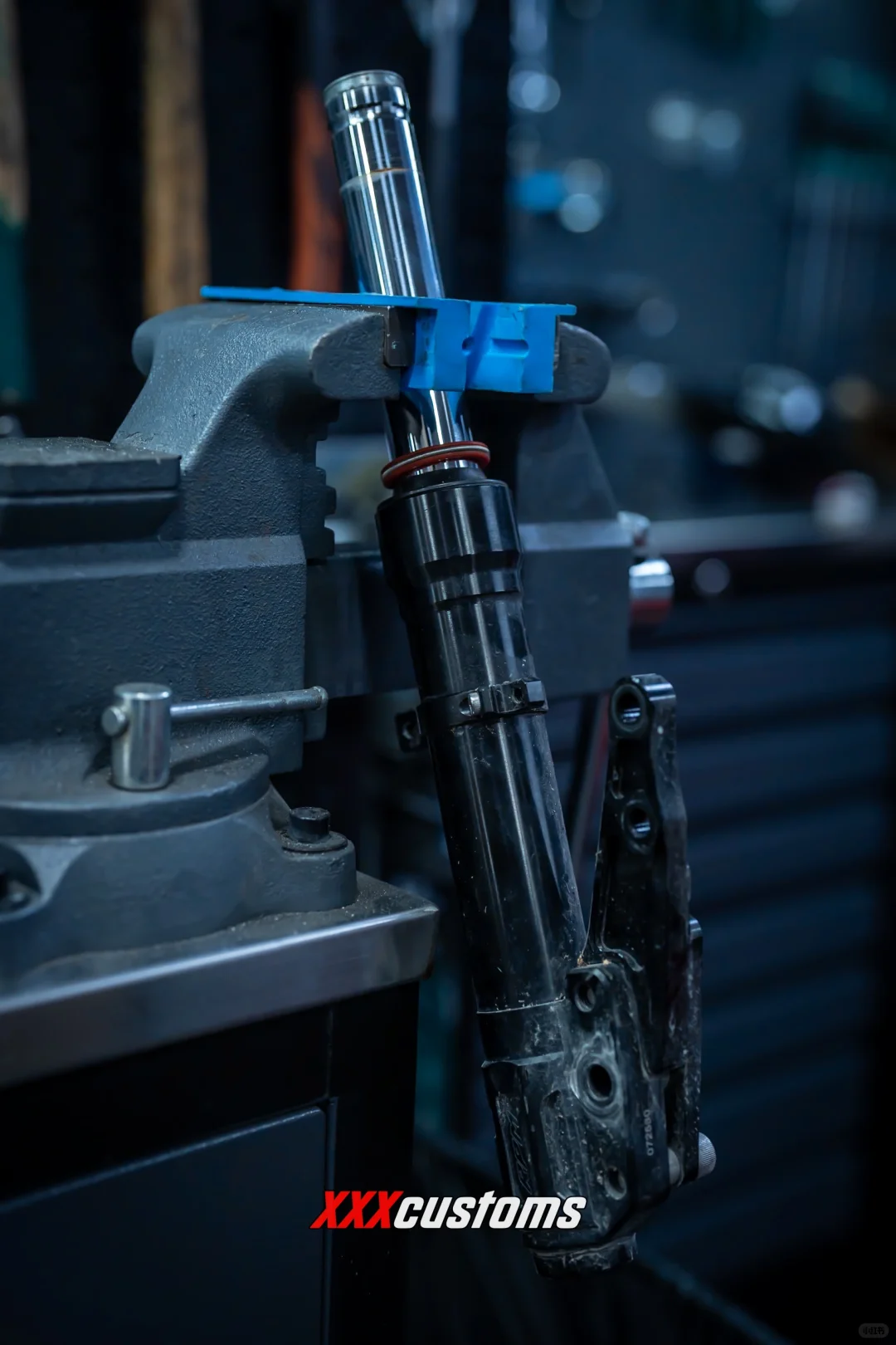 前减震更换弹簧