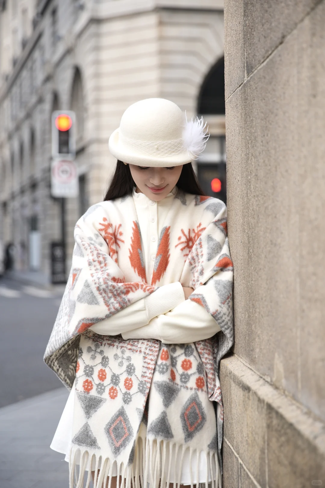 魔都街头的复古优雅穿搭｜秋冬氛围感直接拉