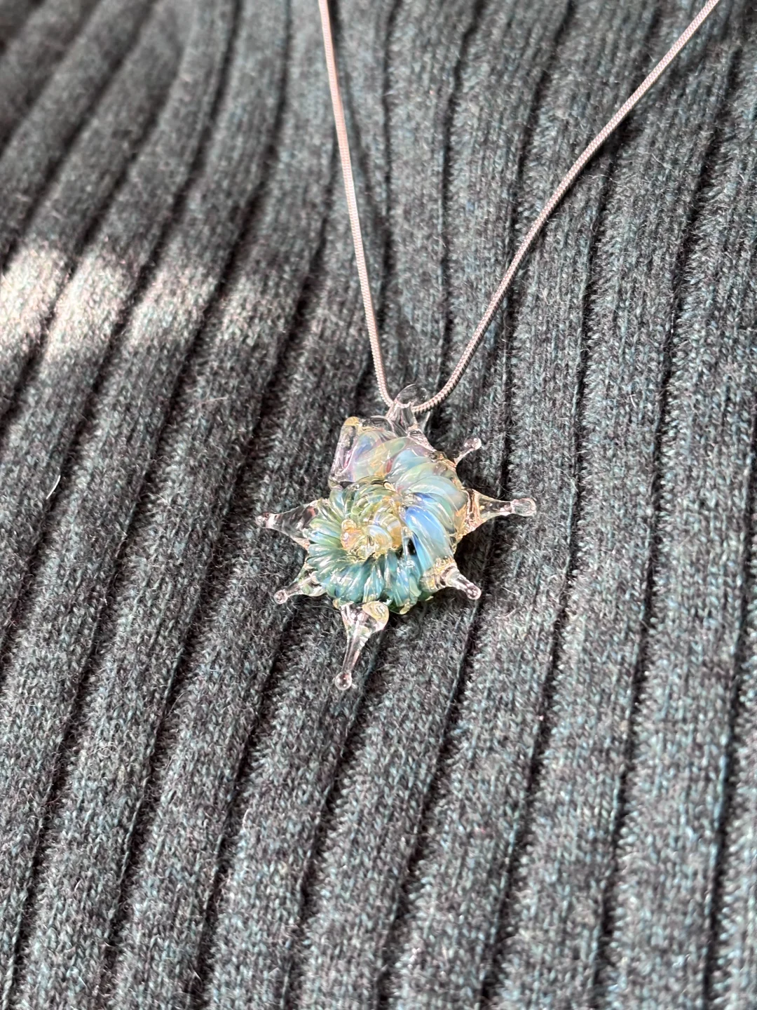 绿毛衣绿海螺绝配啊！！