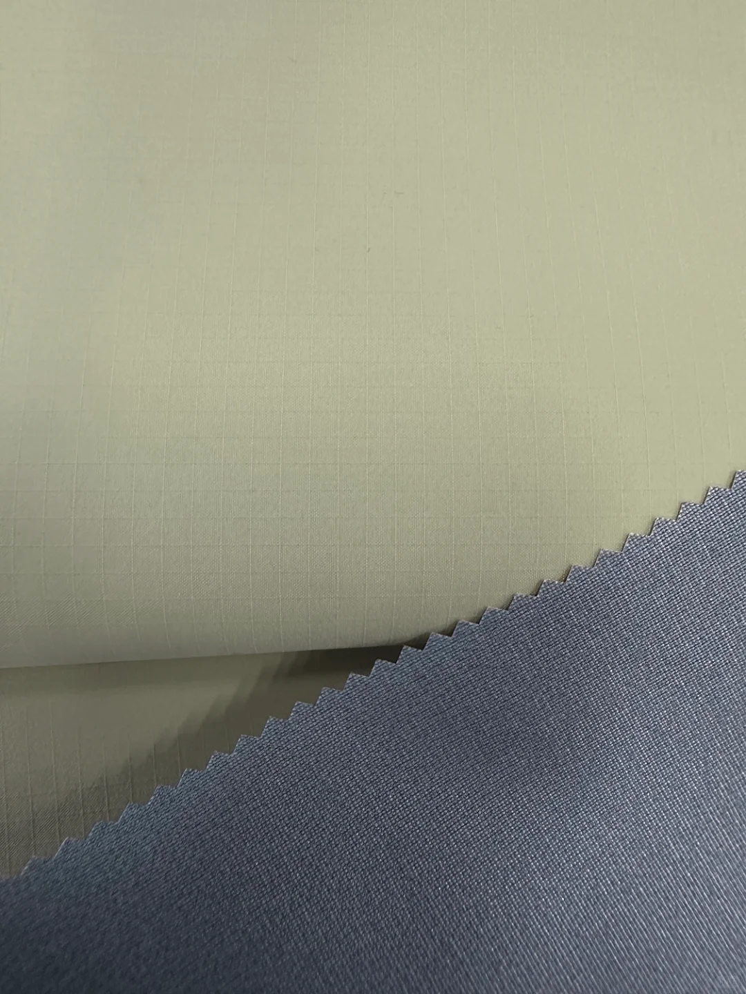 DWR强防水二分格户外专业冲锋衣滑雪服面料