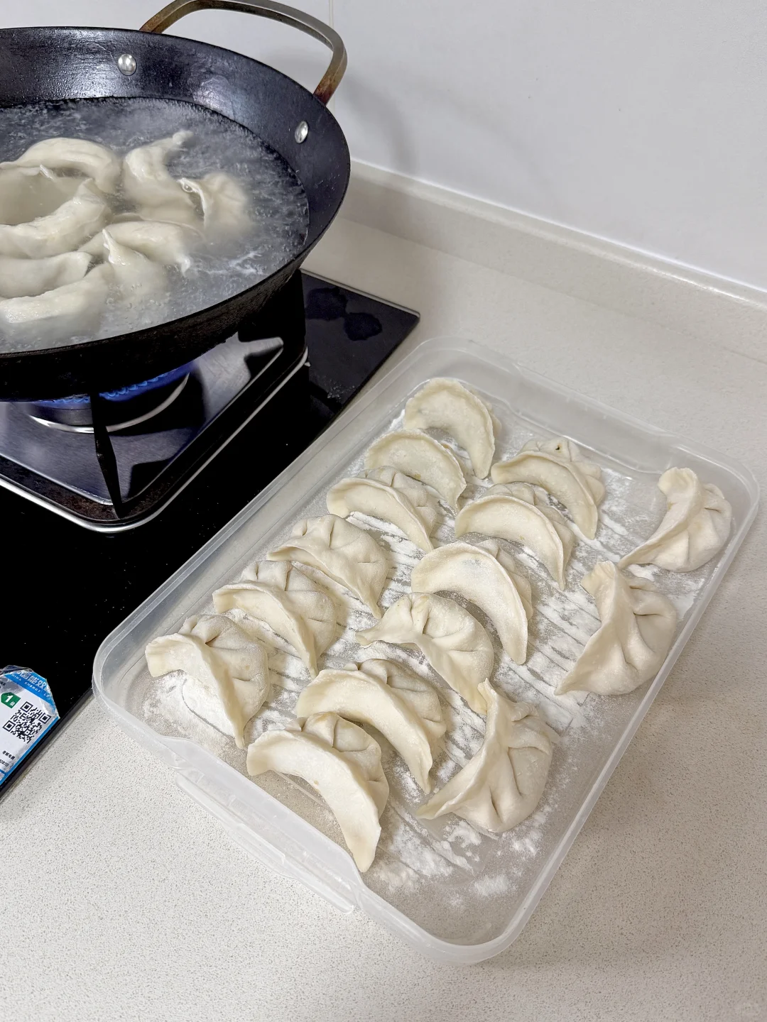 厨房里常用的几件：收纳/清洁/顺手工具。