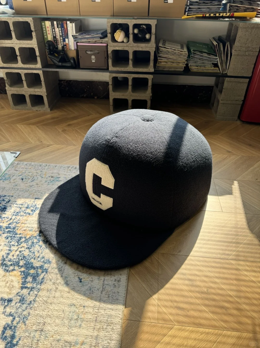 CoMokin棒球帽座椅｜把街头文化“坐”在家里