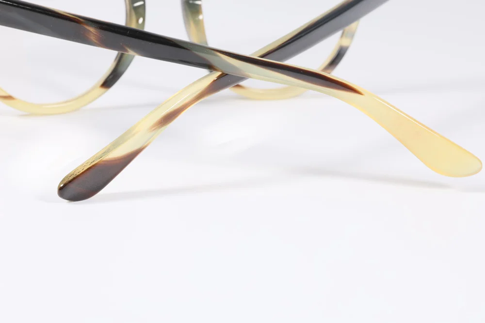 眼镜工厂:不同颜色的变色镜片都有什么功能