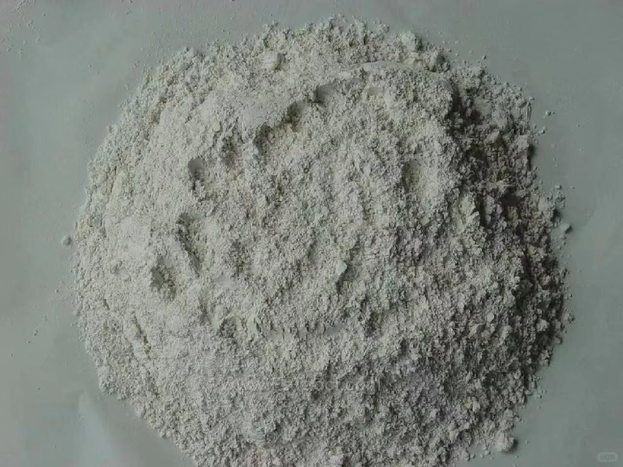 磷酸锆在光伏发电中展现出了显著的作用