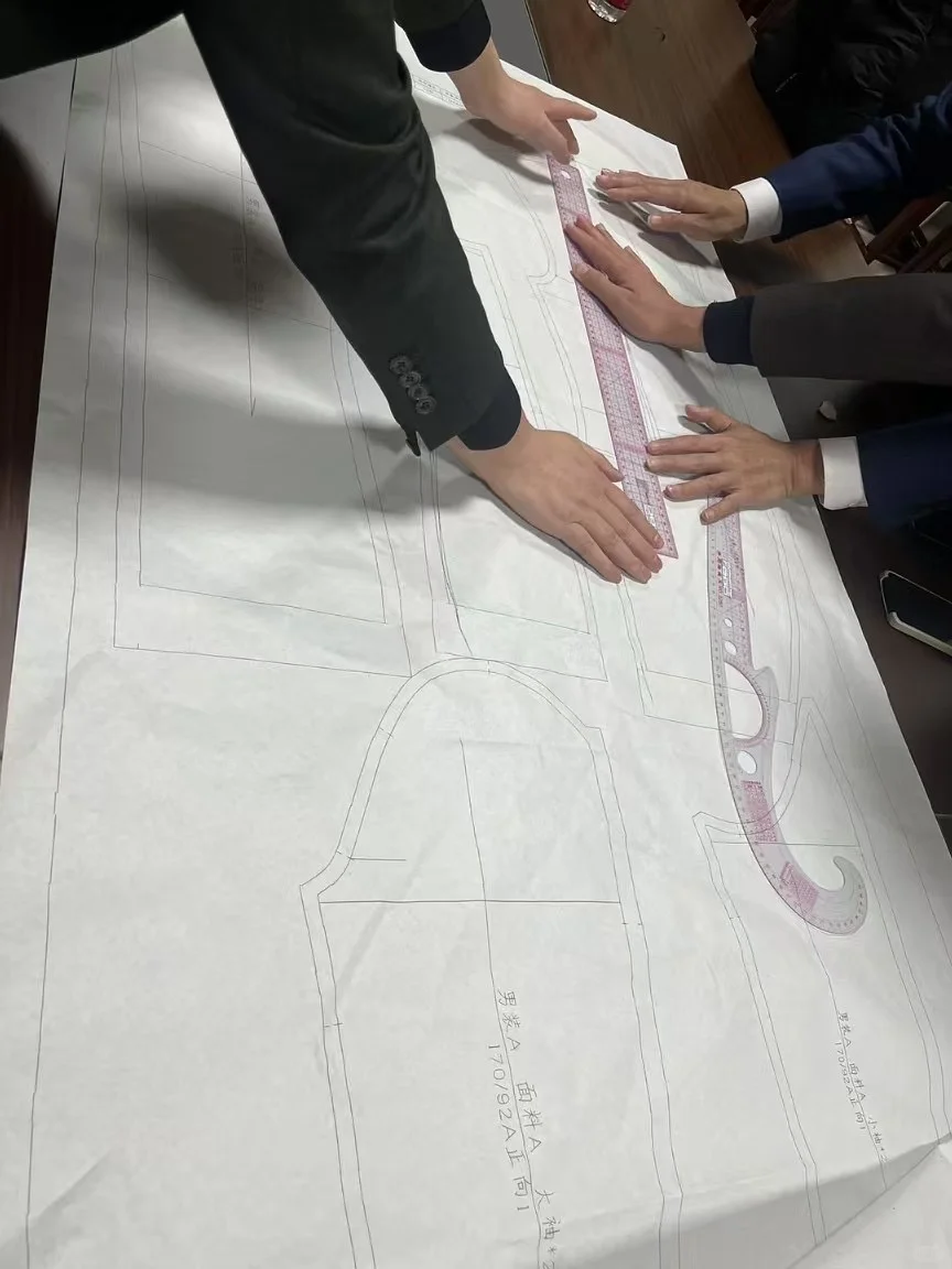 【专业凝聚匠心，细节成就卓越】西服版型