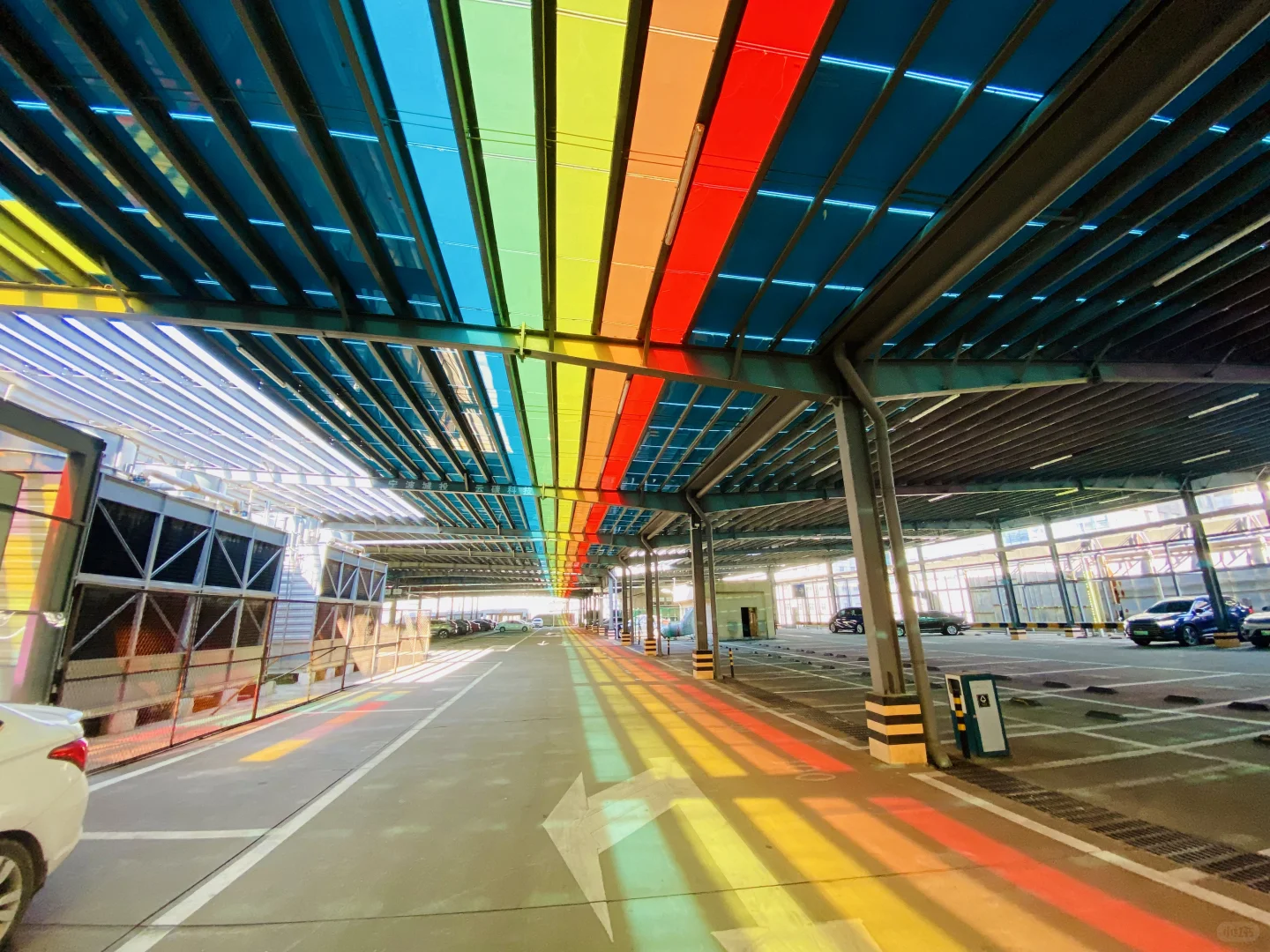 彩色透光发电玻璃