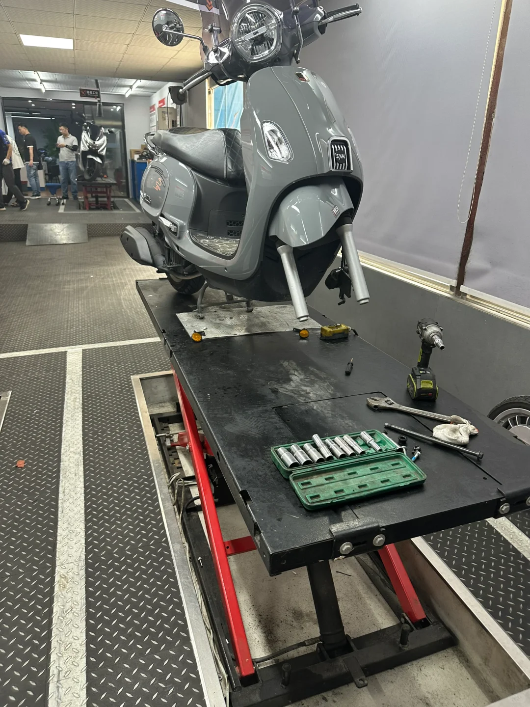 飞度5换减震弹簧了