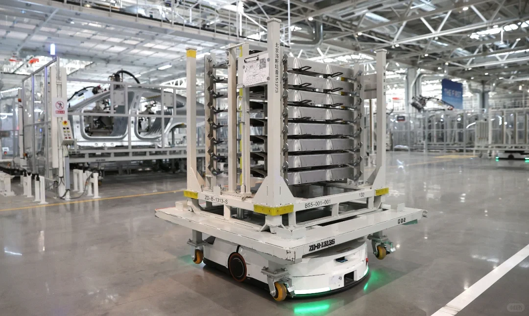 小米机器人汽车工厂