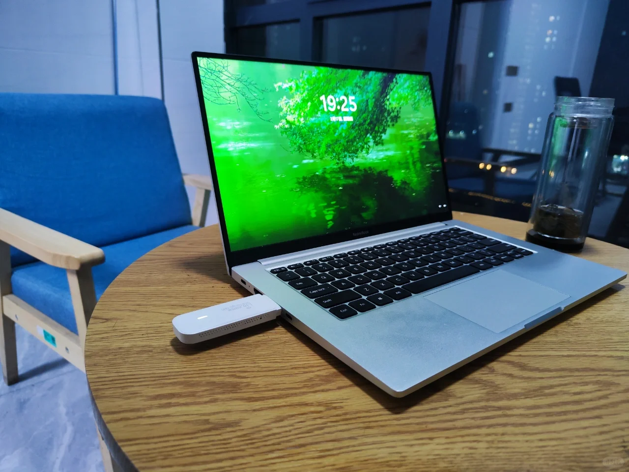 高科技时代的产物“UFI”行走的互联网