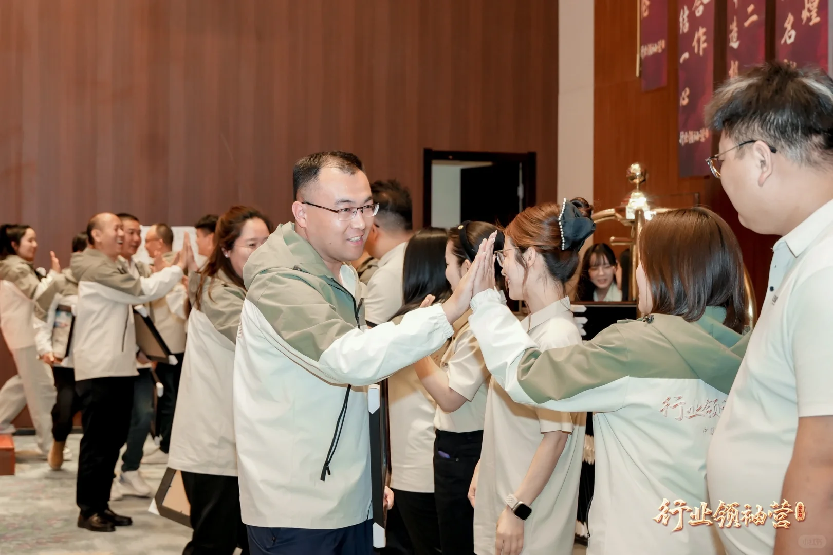 呼和浩特市行业领袖营会议跟拍摄影摄像！
