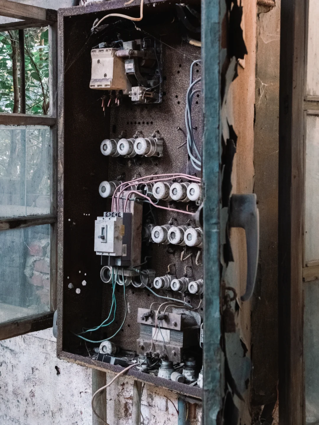 城市记忆｜几台机床，一房车间