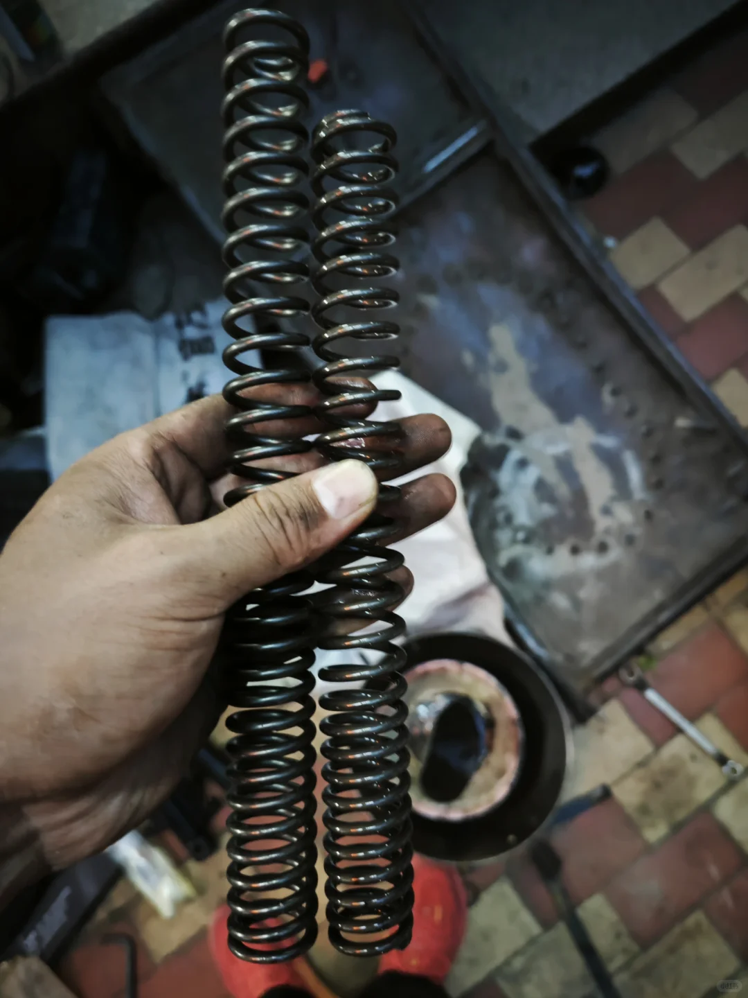 九号m95c更换前减震弹簧