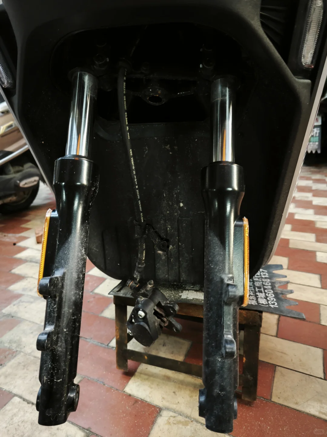 九号m95c更换前减震弹簧