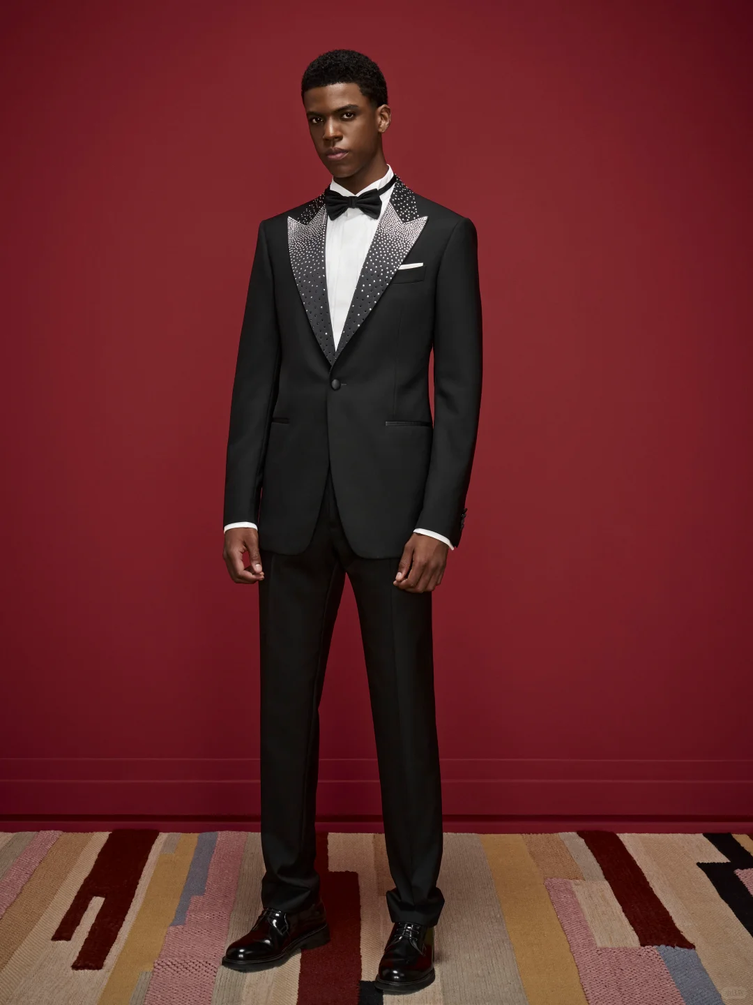 当剪裁成为时光的注脚,每一寸线条都在诉说