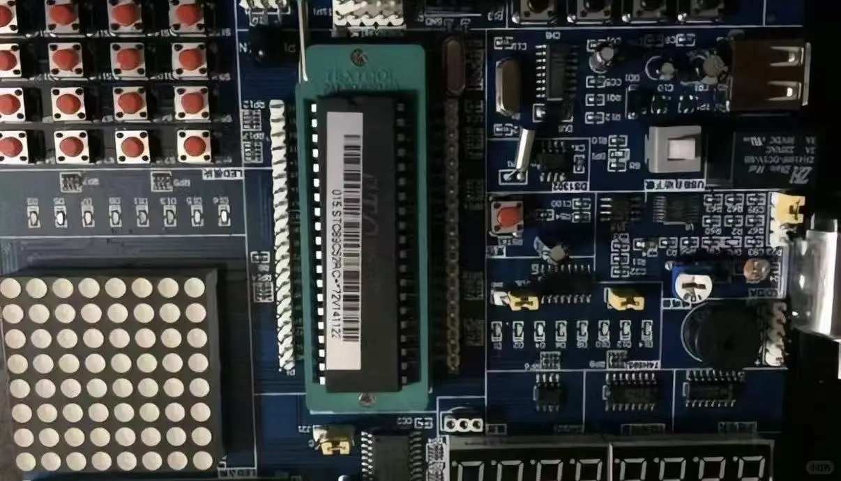 单片机单片机是什么？?一次性给你说明白