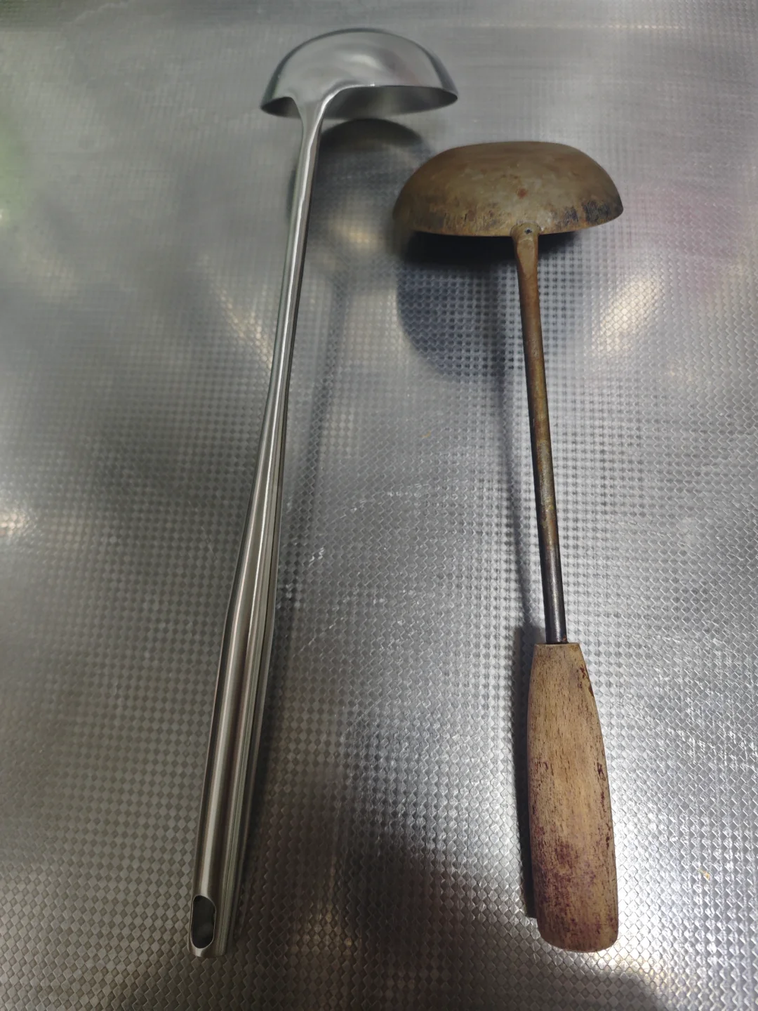 铁汤勺换成不锈钢了 不能挂的汤勺可以这样