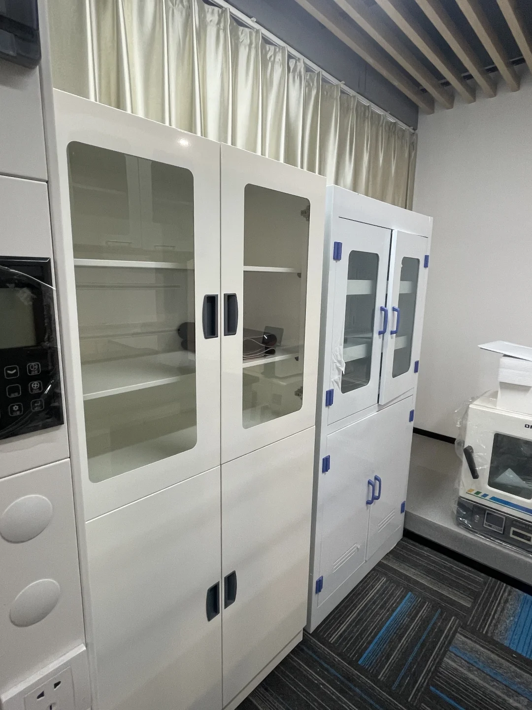 来看看这些实验室的“工作伙伴”们吧～