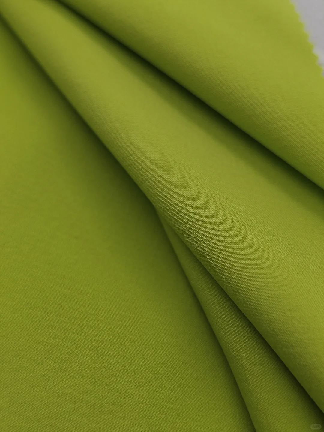 软壳冲锋衣面料|防泼水防风弹力保暖