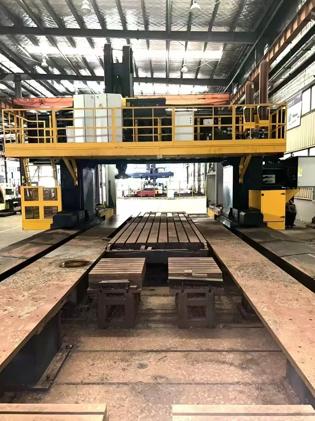 数控定梁动柱龙门镗铣床